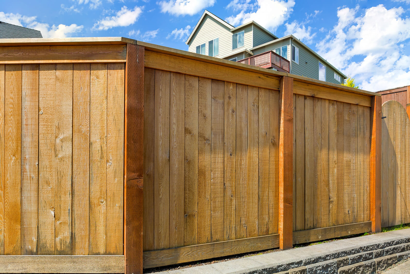 wooden fence and gate restoration in minneapolis